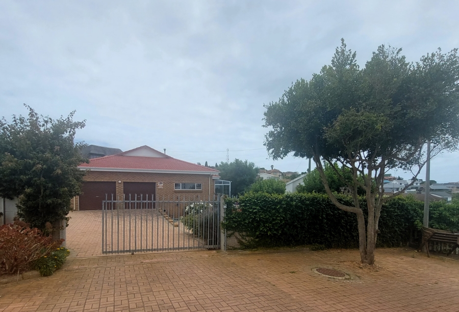 3 Bedroom Property for Sale in Dana Bay Western Cape